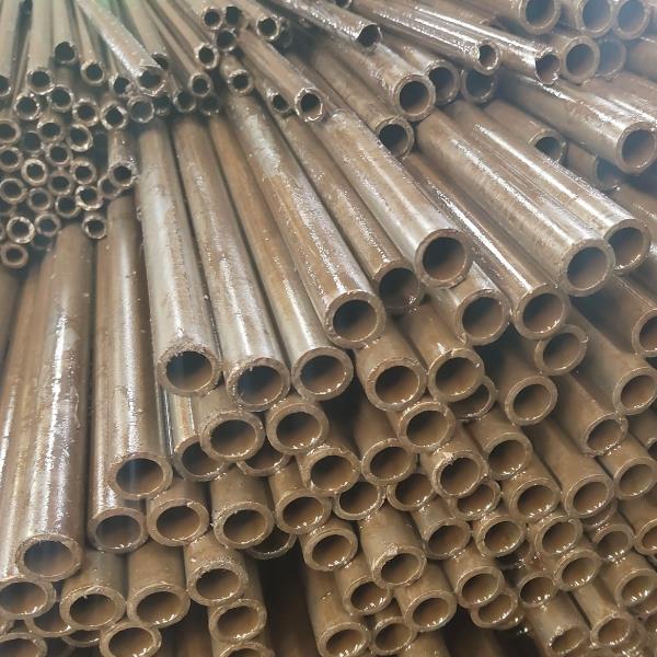 小口徑精密鋼管庫(kù)存發(fā)貨